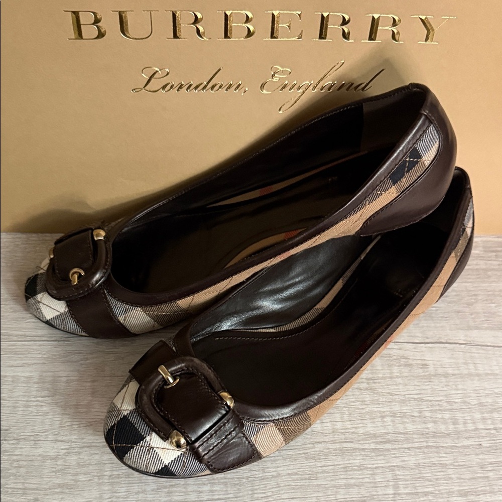 Burberry Women's Checkered Flats - Brown and Black; 39/8.5 - Picture 4 of 9
